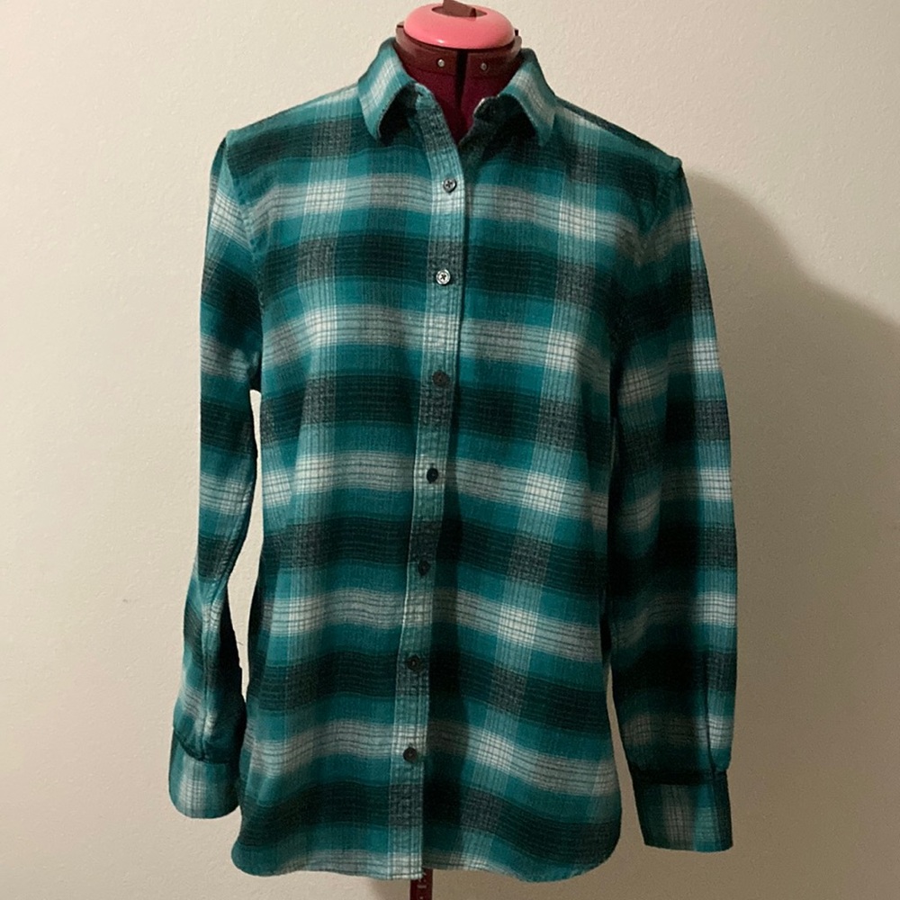 LAND’S END plaid buttoned shirt size 12 Color green, blue and grey. 100% cotton